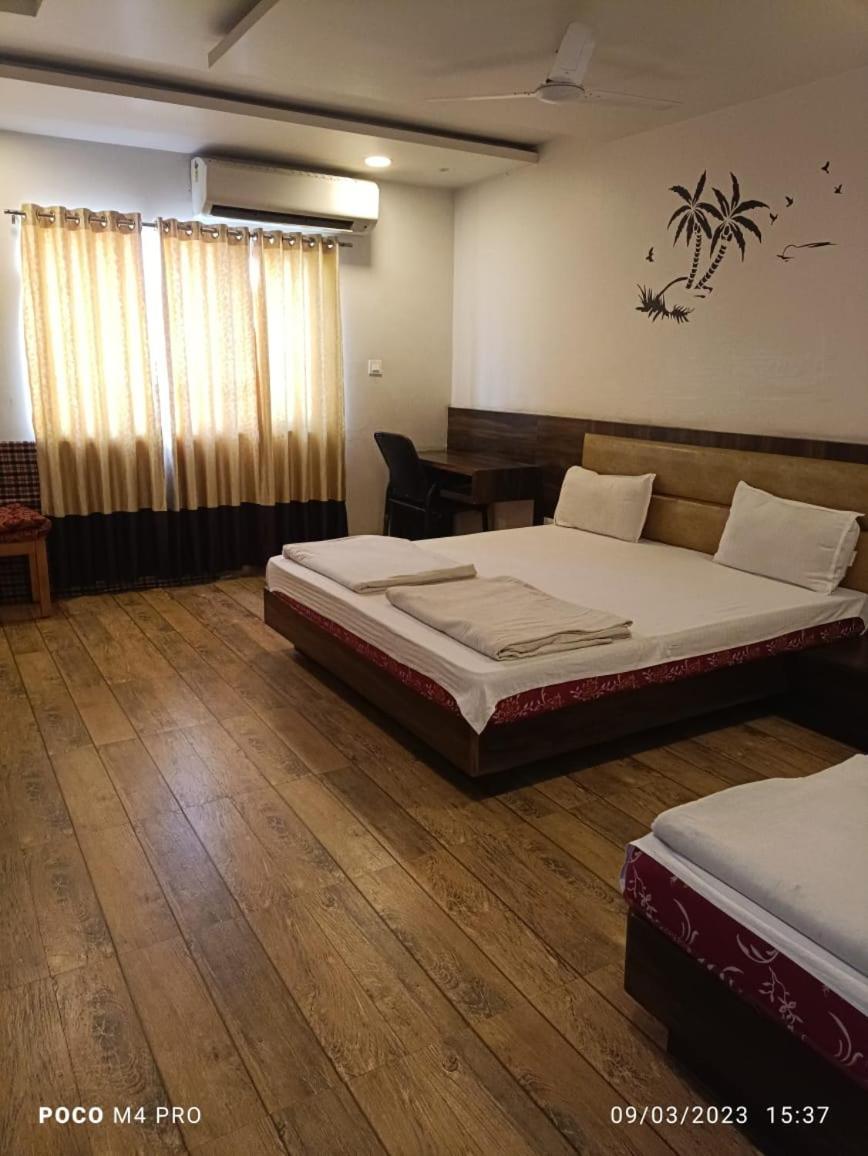 Hotel Shri Vardhan Ujaim Exterior foto